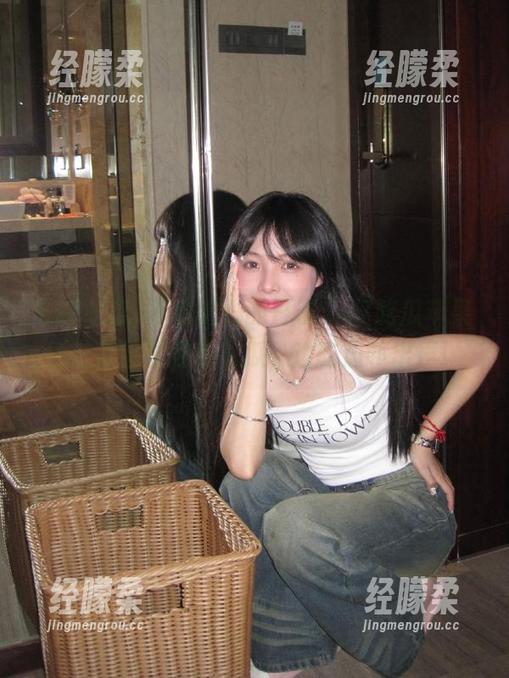 不怕无聊的日子，17吃瓜苹果版让你轻松在线吃瓜，边吃边吓出声！