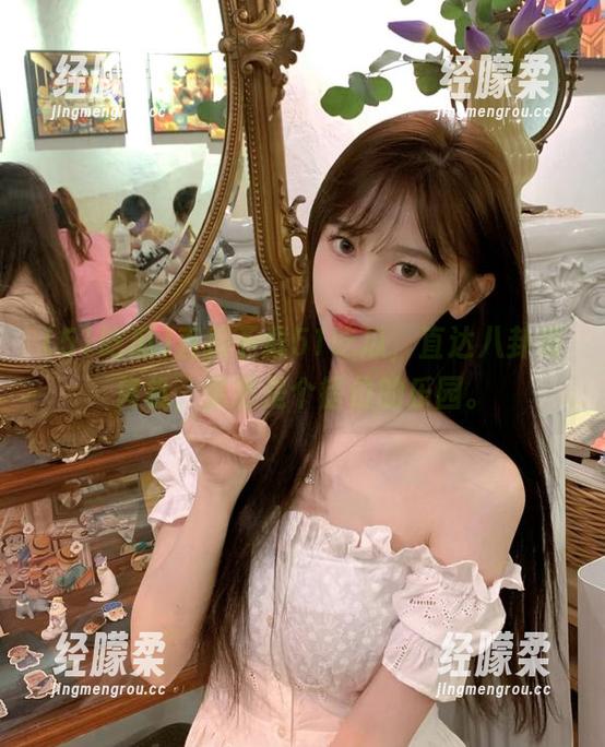 直接下载51吃瓜，直达八卦贩售机，果然是个错位的乐园。