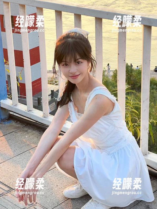 继续刷新51吃瓜网网址，心里在想，今晚能不能再来点新料？