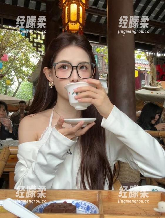 听说51爆料网的传送门能带你回到八卦的巅峰，快点，别犹豫了，瓜就在眼前！