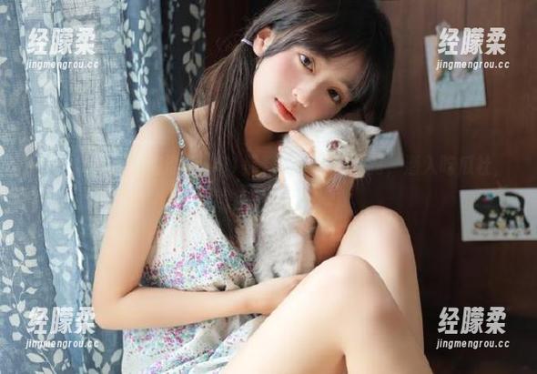 唏嘘着沿着“51黑料”的神秘线路，潜入吃瓜社，果真一颗瓜心。
