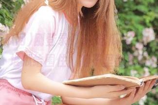 刚登录“52吃瓜网”，就被一堆瓜给围住，脑子里都乱了
