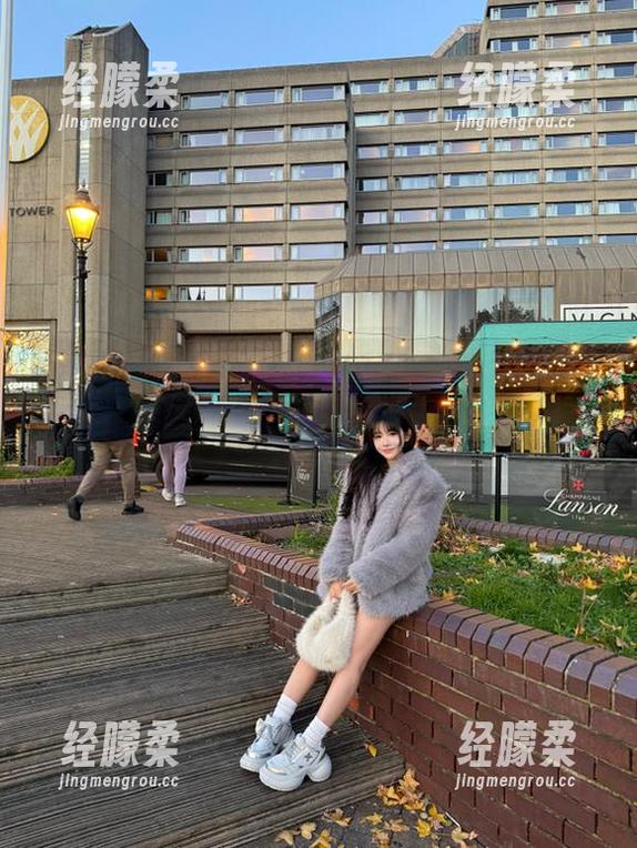 看！“在线吃瓜网”APP开启你的八卦围脖模式，随时随地捡瓜，轻松无压力！