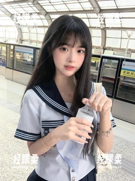 吃瓜网必备软件下载中，给你的在线观看带来点兴奋！