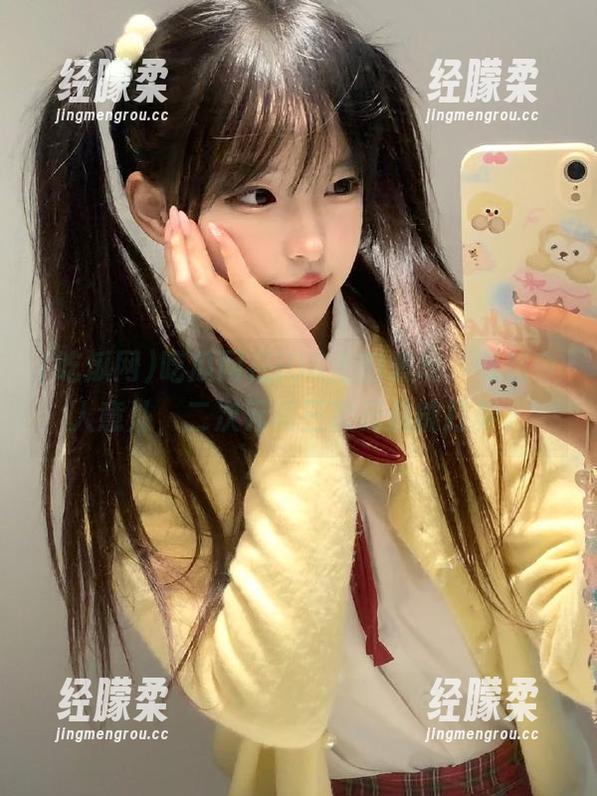 吃瓜网在iOS上的表现，竟然令人意外，二次元和三次元总能打架。