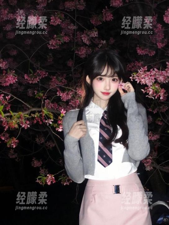 下载网红吃瓜，不仅获取爆料，更像是在看一场无底线的真人秀。