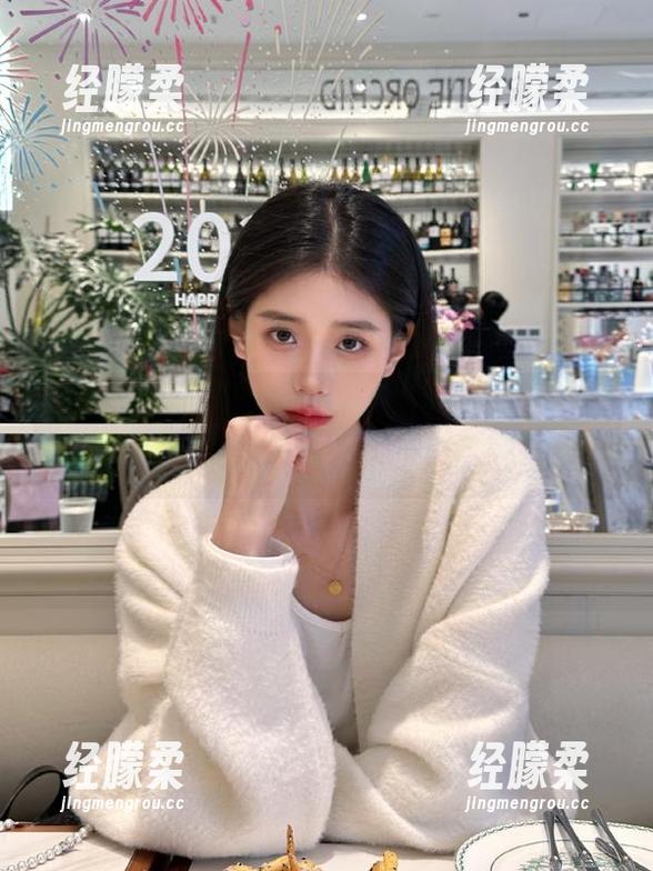 黑料51 直达黑料51:偏偏每次我都忍不住想点进去看,太上瘾了吧?