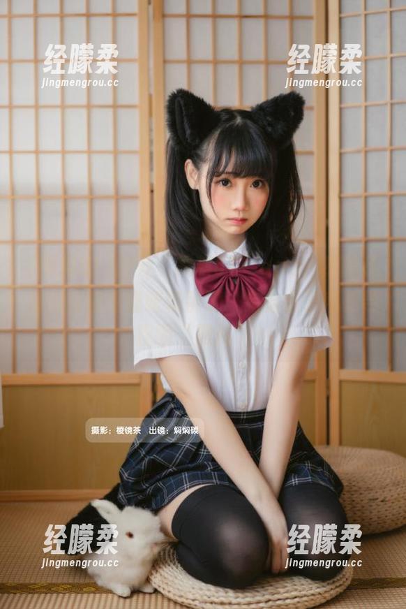 打开“黑料51”app，然而我被屏幕里的猫咪吸引了，完全忘了所要寻找的“黑料”…