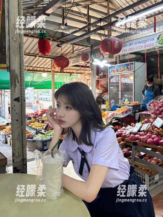 在线忙着追黑料吃瓜，真心觉得脑内开了个小花园。