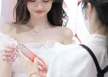 坐在首页，愉快地吃着黑料吃瓜的网络热度，真有趣