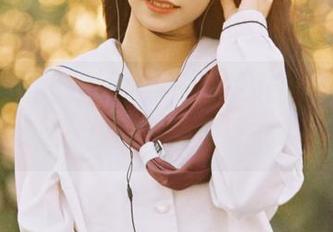 女汉子轻松又自信，下载黑料社正能量软件，黑历史变金词！