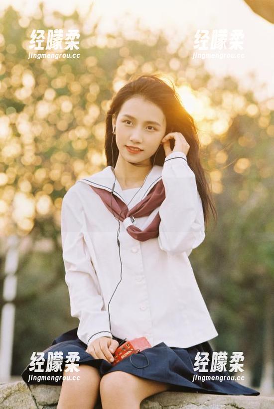 黑料社正能量 女汉子轻松又自信,下载黑料社正能量软件,黑历史变金词!