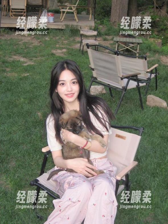 最近可太有意思了，这次又是黑料网放出的新爆料，真没看够！