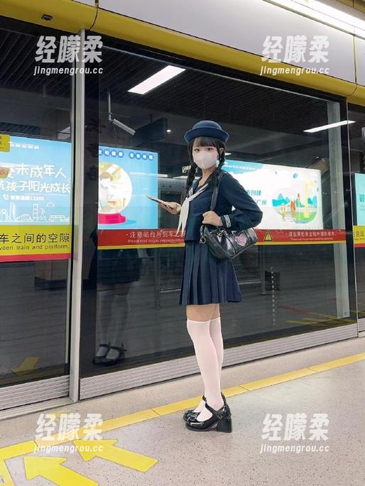 黑料网站 一边观看黑料网站,一边吃瓜,人生太奇妙了!